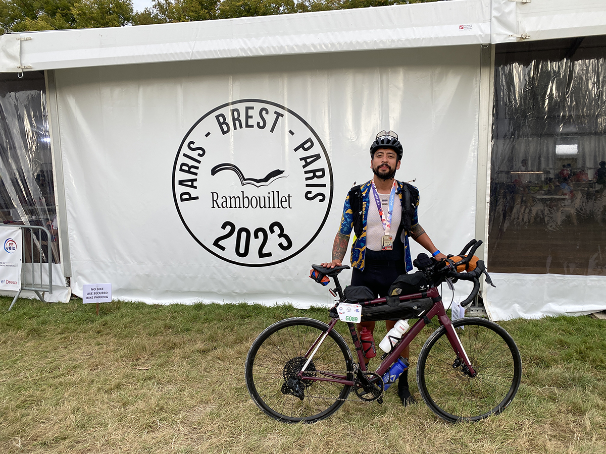 Andrés en Rambouillet, la meta de la 20ª edición de la Paris-Brest-Paris. Agosto 2023